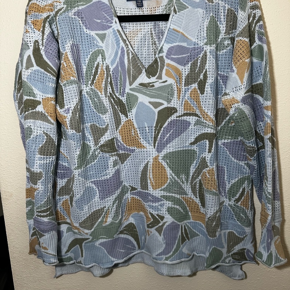 Democracy Multicolor Leaf Print V-Neck Blouse